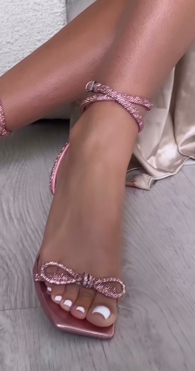 Millie Court Feet